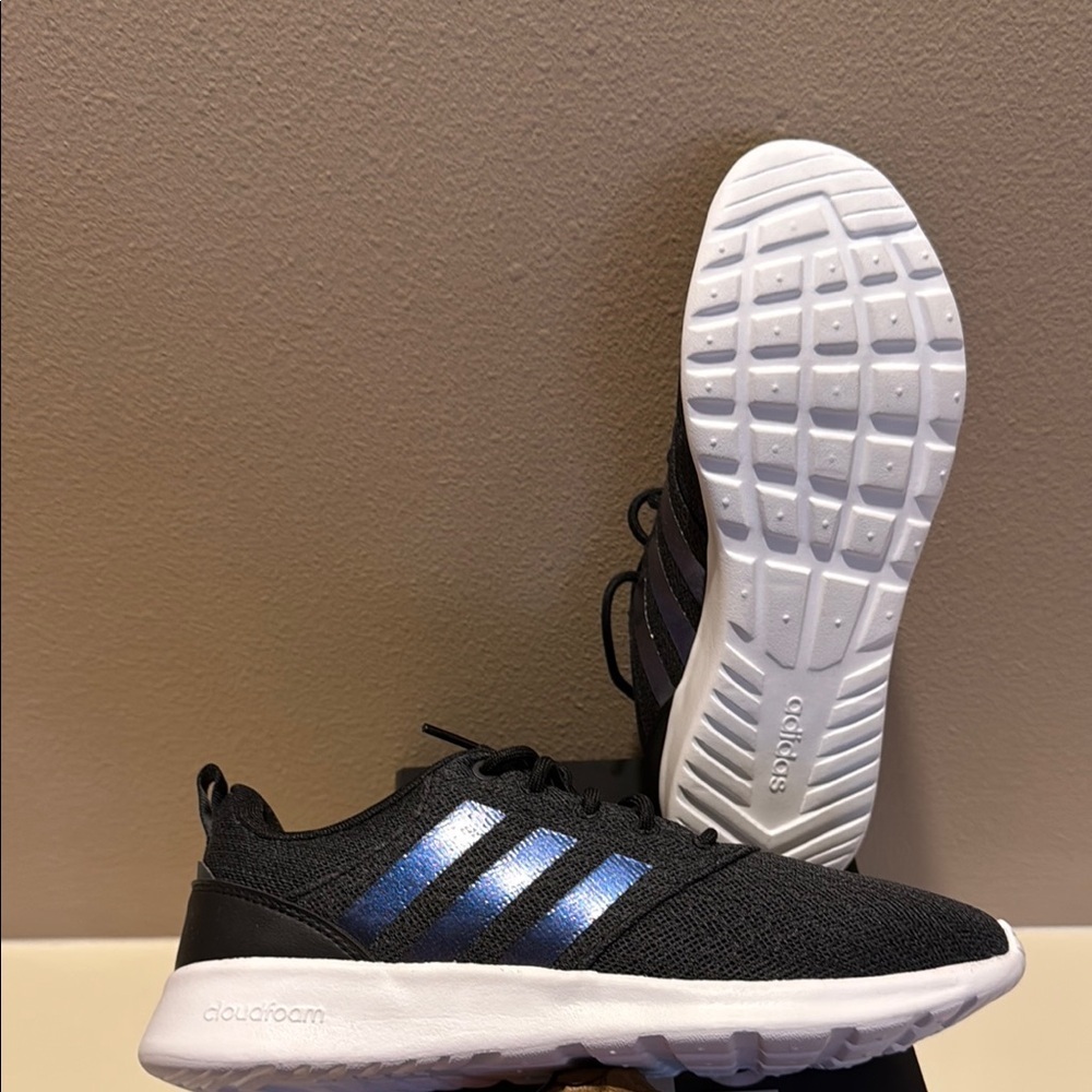 Adidas QT Racer 2.0 Size 7.5 Women’s Running Shoes Charcoal Grey w/Blue Stripes